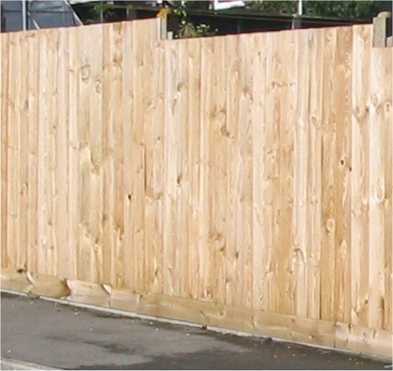 Fence on sloping ground 2